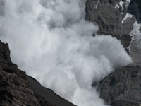 Avalanches-on-the-South-Fac Avalanche on the South Face (2009 expedition)